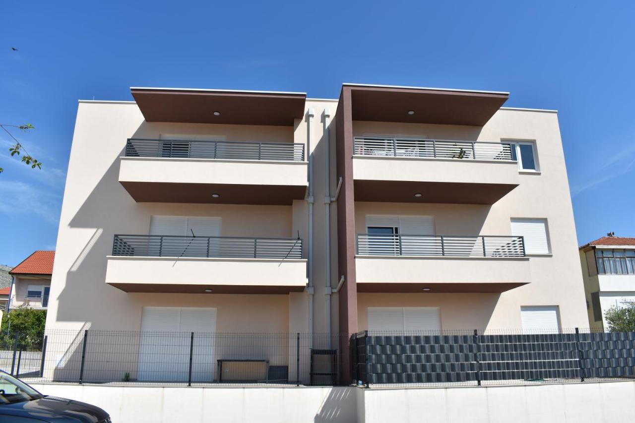 Apartment Ivi Trogir Bagian luar foto