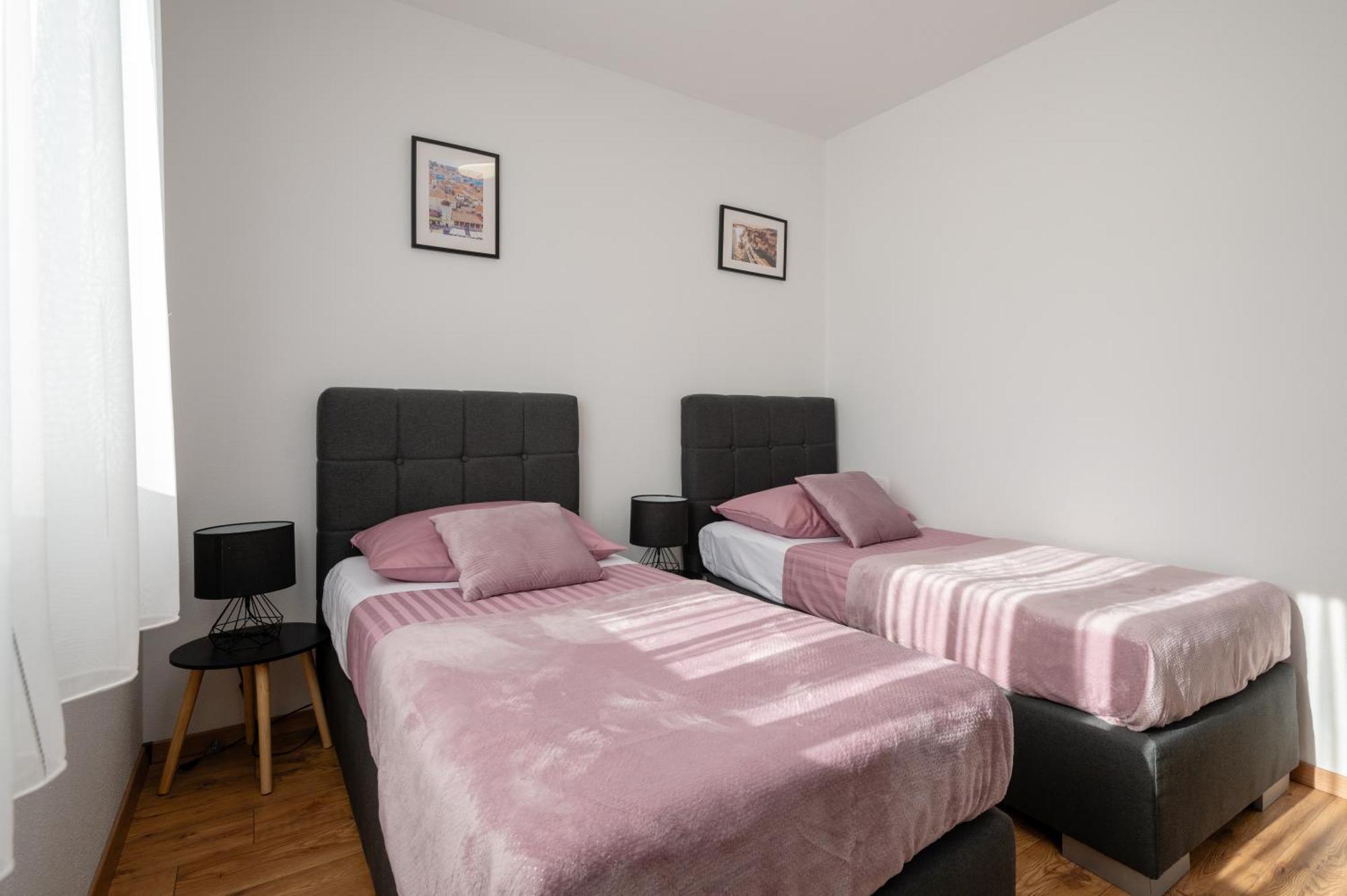 Apartment Ivi Trogir Bagian luar foto